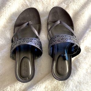 Kenneth Cole Reaction Dress Sandals. Never worn.